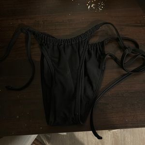 Xhilaration bikini bottoms size: M